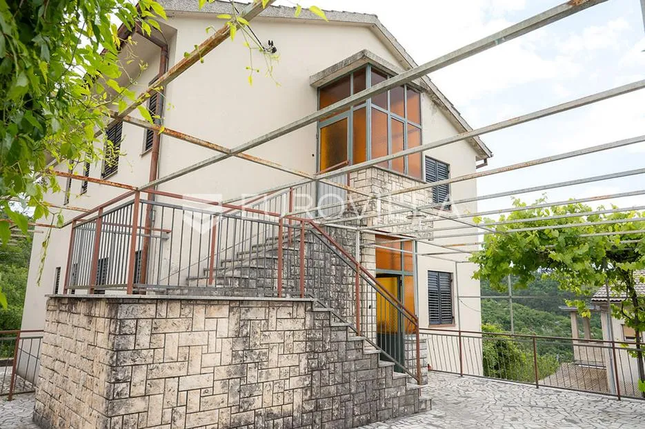 rijeka, drenova, samostojeća kuća sa tri stana - slika 8