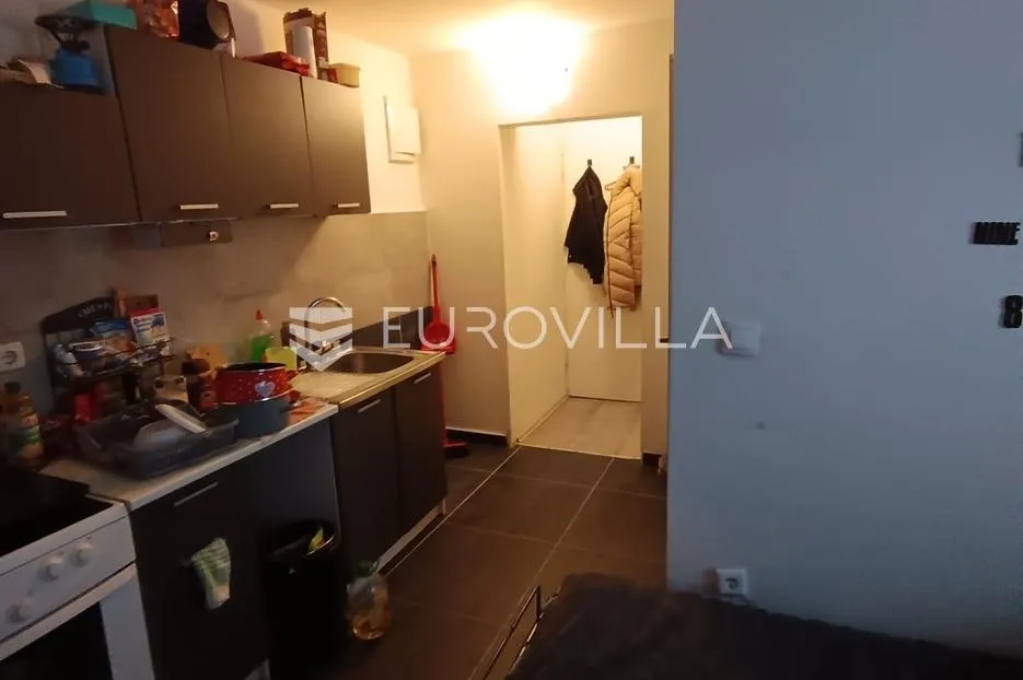 karlovac, banija, stan 37 m², odlična lokacija, renoviran - slika 6