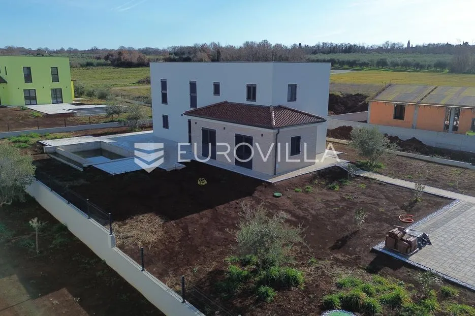 istra, poreč, mediteranska vila s bazenom i velikim vrtom - slika 8