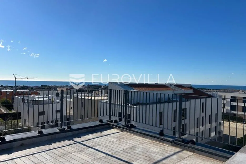 istra, novigrad – moderan stan s panoramskim pogledom na more i prostranom krovnom terasom - slika 29