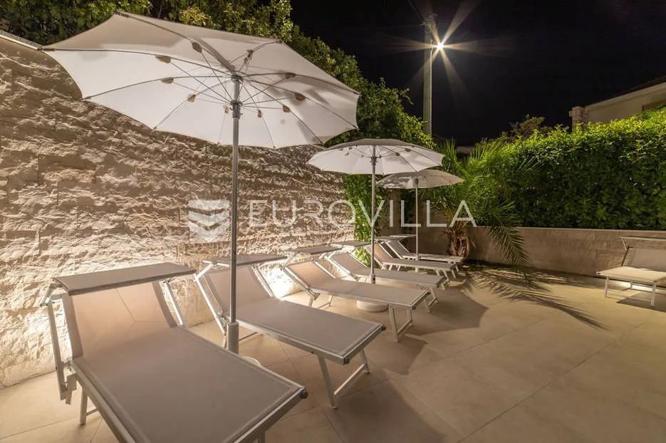 trogir, luksuzna vila s bazenom, nkp 368 m2 - slika 80