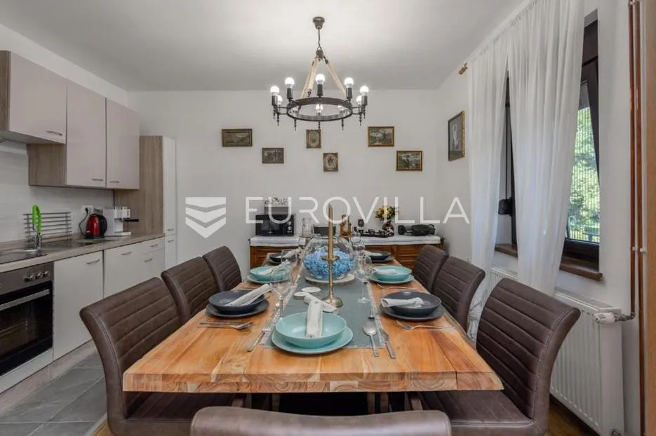 gorski kotar, brod na kupi, kompletno uređena kuća 250 m², jacuzzi, garaža - slika 7