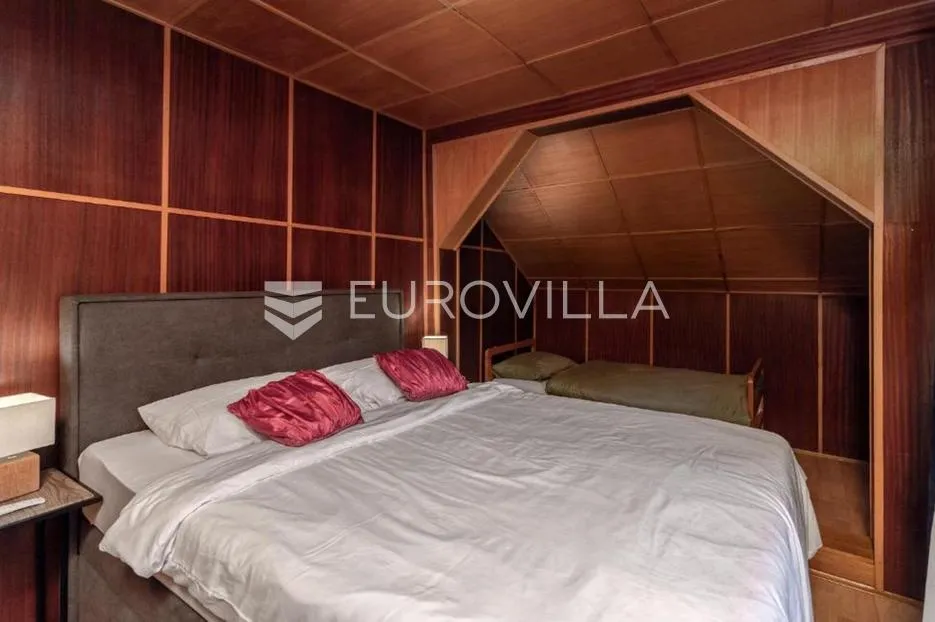 gorski kotar, brod na kupi, kompletno uređena kuća 250 m², jacuzzi, garaža - slika 13