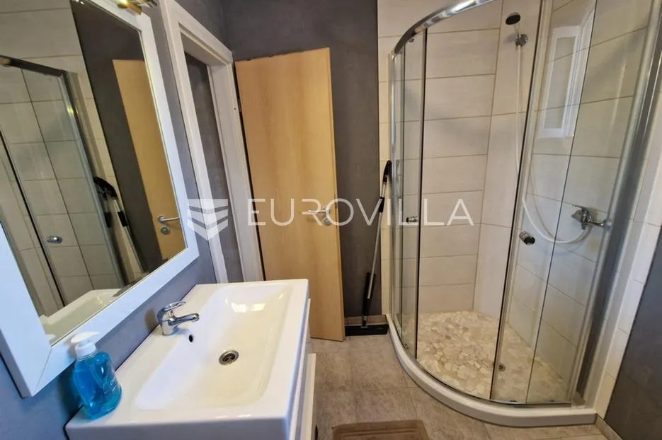 vir, apartman u prizemlju s terasom i vrtom - slika 22