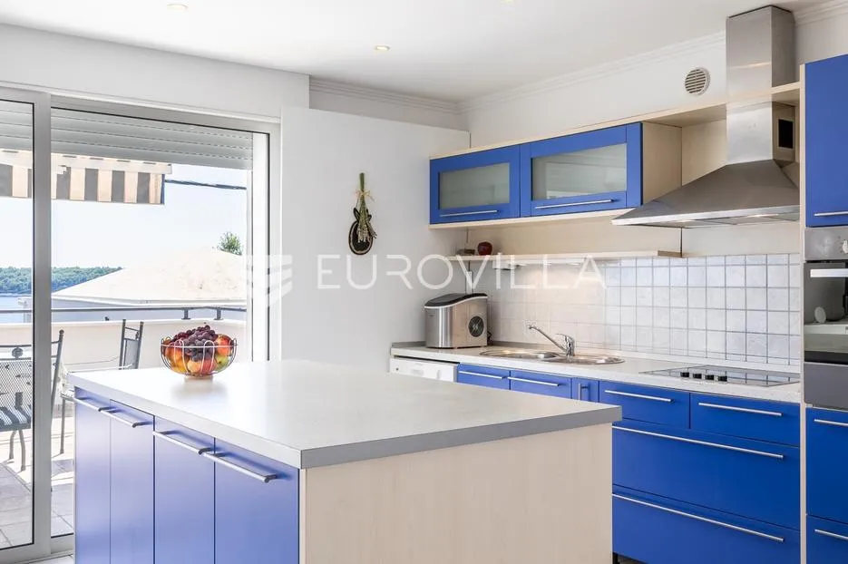 otok korčula, potirna, kuća sa apartmanima, drugi red od mora - slika 7