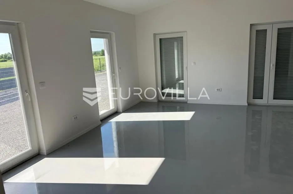 nova gradiška, poljane, kuća 215 m² sa potencijalom - slika 13