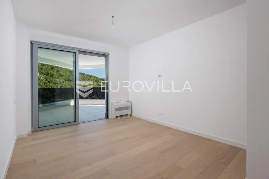 opatija, centar, atraktivan višesoban stan u novogradnji s 4 parkirna mjesta nkp 254 m2 - slika 16