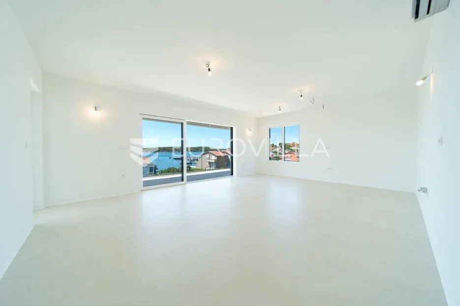 otok rab, barbat, moderan penthouse 107 m², krovna terasa - slika 6