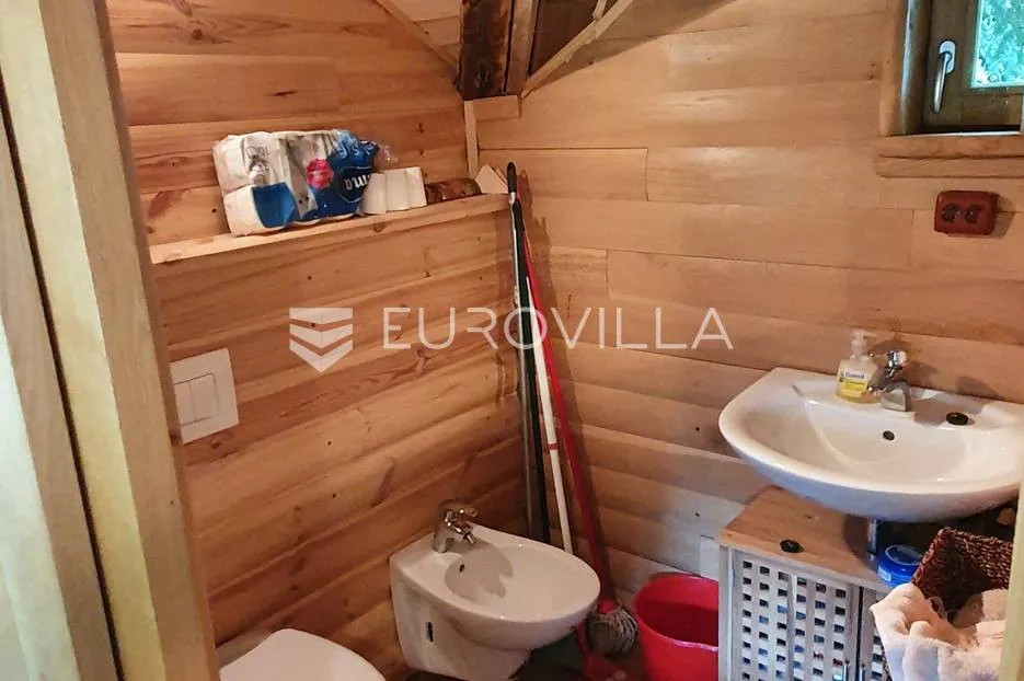 samobor, prekrasna obiteljska vikendica 152 m² na zemljištu 1.565 m² - slika 16