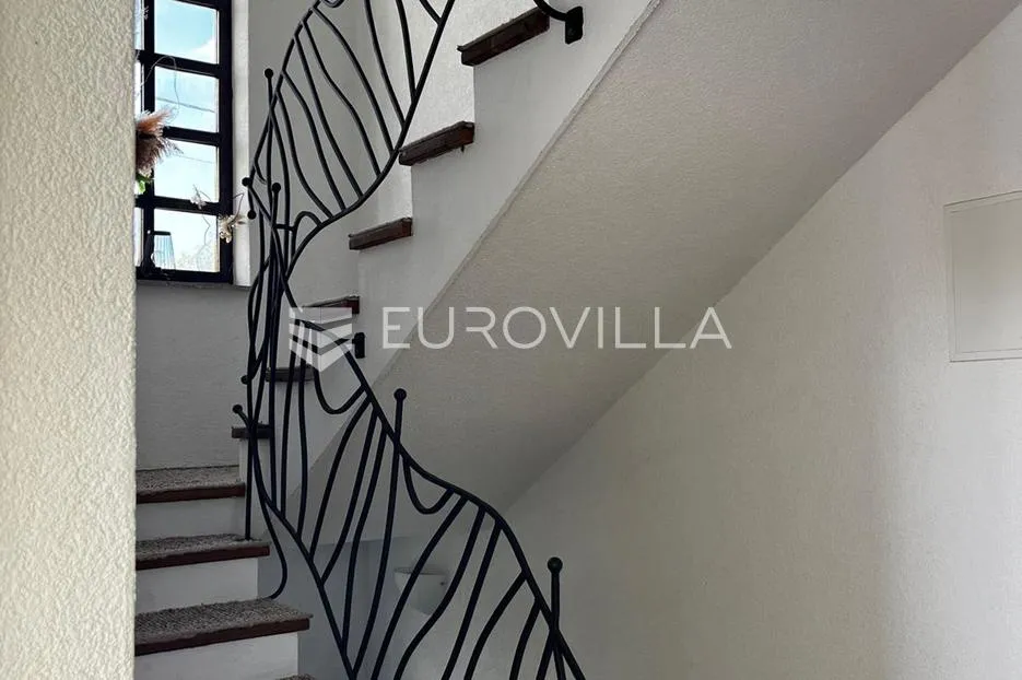 kuća, plitvice, rakovica, 4 apartmana, okućnica 1200 m² - slika 5
