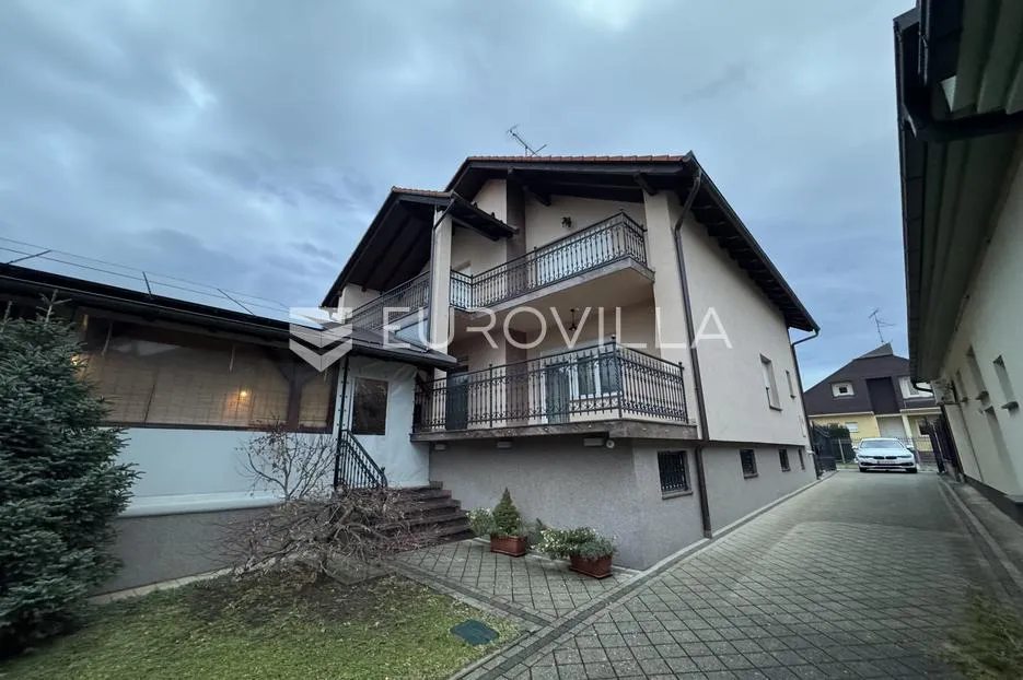 đakovo, centar, luksuzna kuća 470 m2 na izuzetnoj lokaciji - slika 56