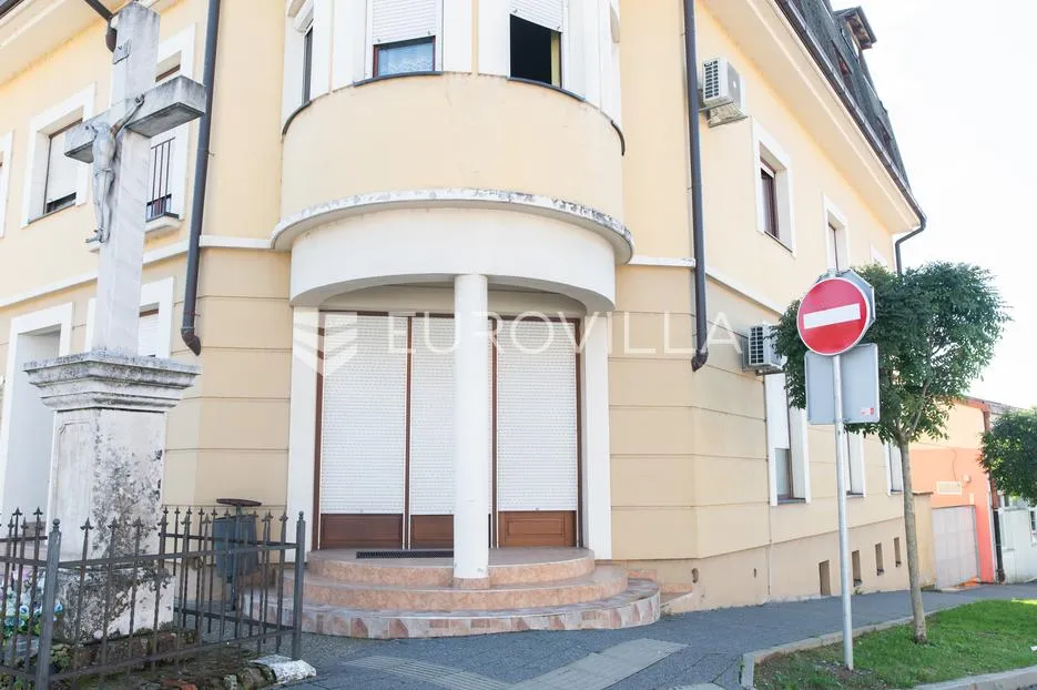 Đakovo, ordinacija 53 m² u centru grada, potpuno opremljena