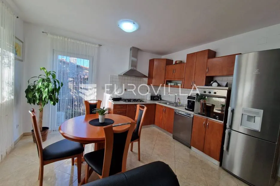 istra, pula - veli vrh, dvije samostojeće prizemnice sa bazenom nkp 50 m2 i 90 m2 - slika 61