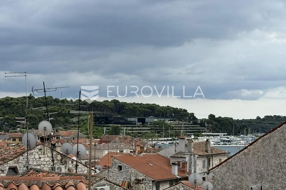 istra, rovinj, predivan stan u strogom centru grada - slika 17