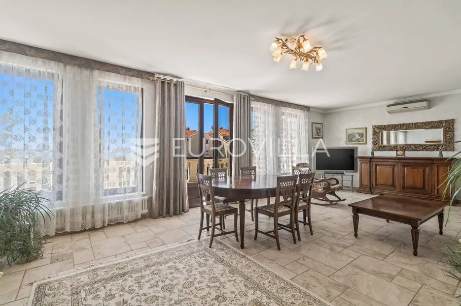 istra, umag - unikatna villa nkp 400 m2 na svega 30 m od mora - slika 27