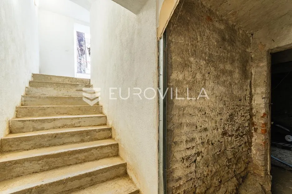 varaždin, centar, roh bau potkrovlje 135,73 m² podrum - slika 4