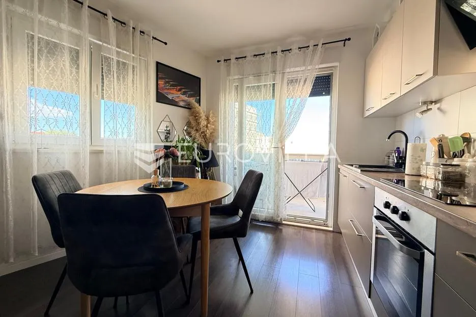 split, mejaši, prekrasan jednosoban stan s garažnim mjestom - slika 4
