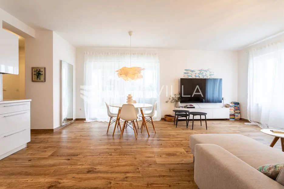 betina, prekrasan trosoban stan s bazenom i pogledom na more, 112,75 m² - slika 11