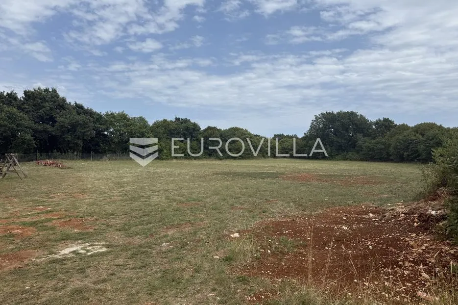 istra, hreljići - odlično građevinsko zemljište 1886 m2 na mirnoj lokaciji - slika 2