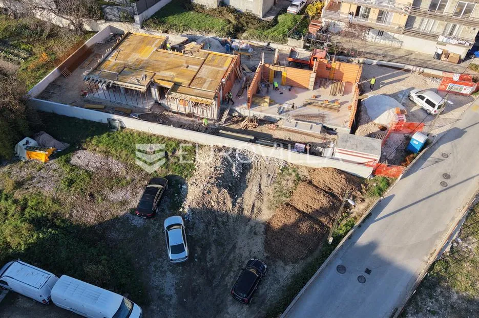 kaštel lukšić, trosoban penthouse s krovnom terasom i dva parkirna mjesta - slika 9