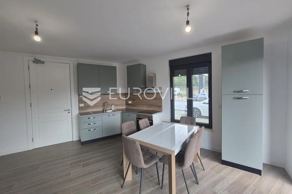 istra, poreč, dvosoban stan na 300m od mora - slika 2