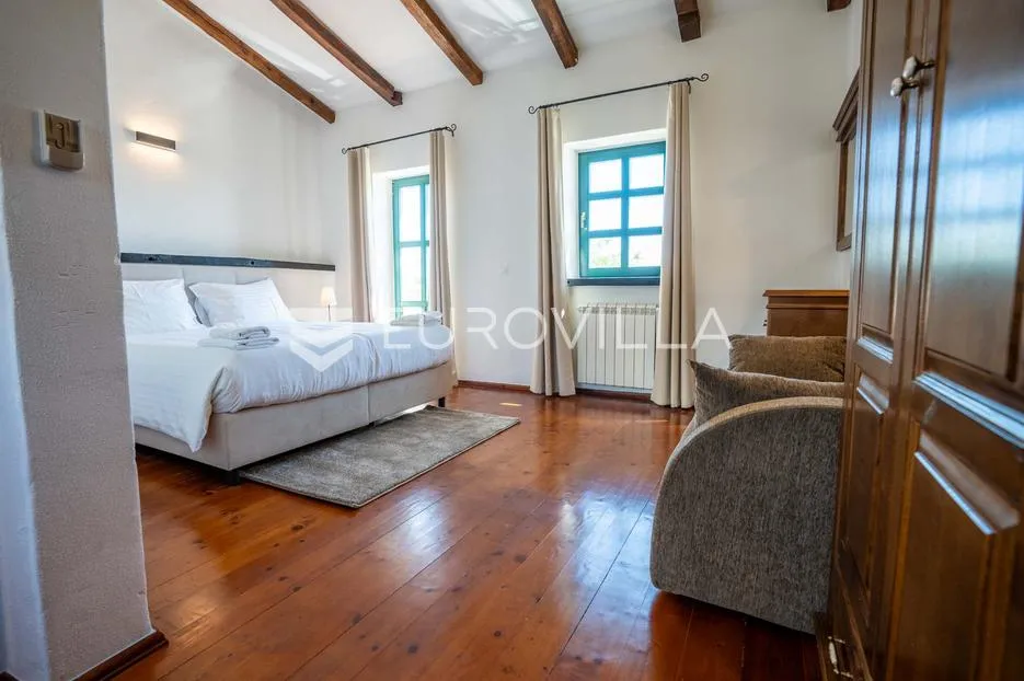 istra, sveti lovreč, kamena vila 263 m² s bazenom, velikim vrtom i pogledom na more - slika 8