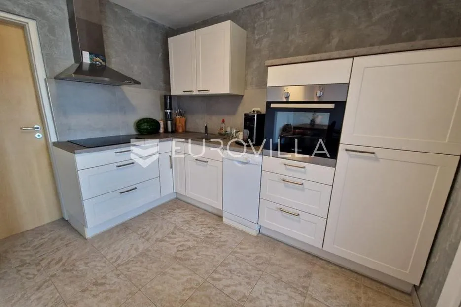vir, apartman u prizemlju s terasom i vrtom - slika 20