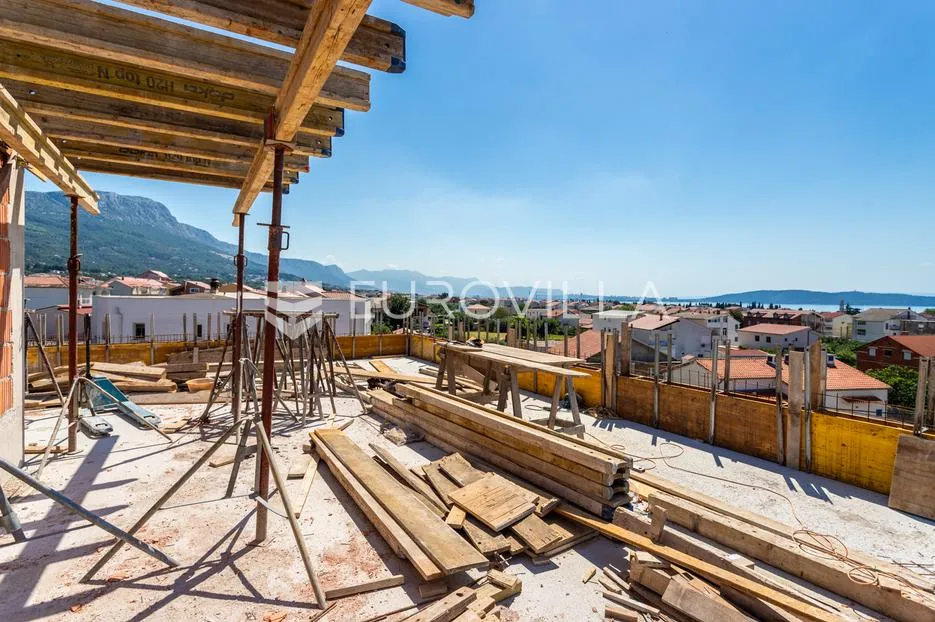kaštel lukšić, trosoban penthouse s krovnom terasom i dva parkirna mjesta - slika 33