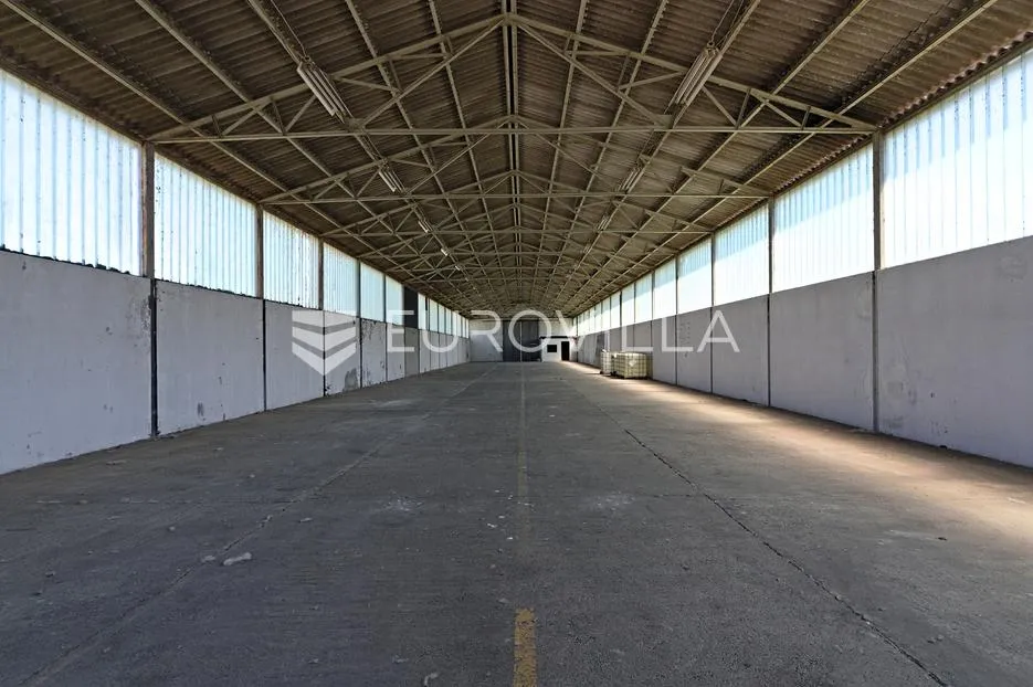 Beli Manastir, okolica, najam proizvodne hale / skladišta, 2000 m²