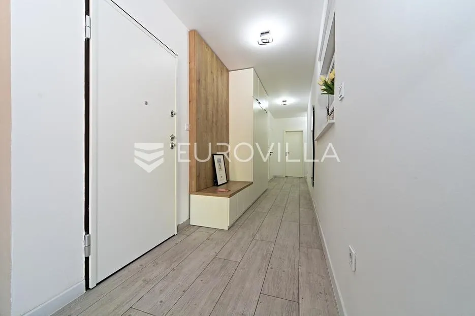 osijek, donji grad, prodaje se četverosoban stan površine 120 m² - slika 22