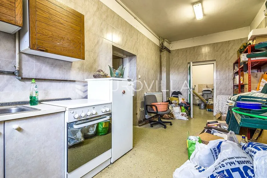 vrhovec, obiteljska kuća brp 355 m2 s prekrasnim pogledom na zelenilo - slika 11
