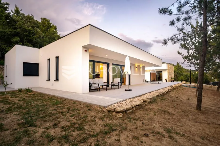otok rab, palit, luksuzna vila s 5000 m² okućnice - slika 8