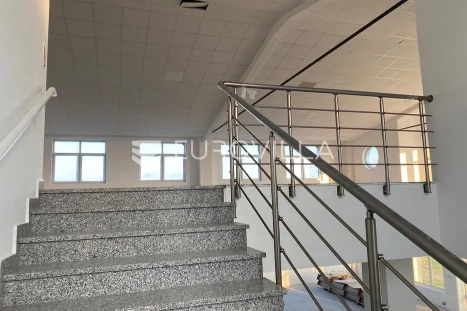 slavonski brod, industrijska zona, poslovna zgrada 1.350 m², blizina autoceste - slika 5