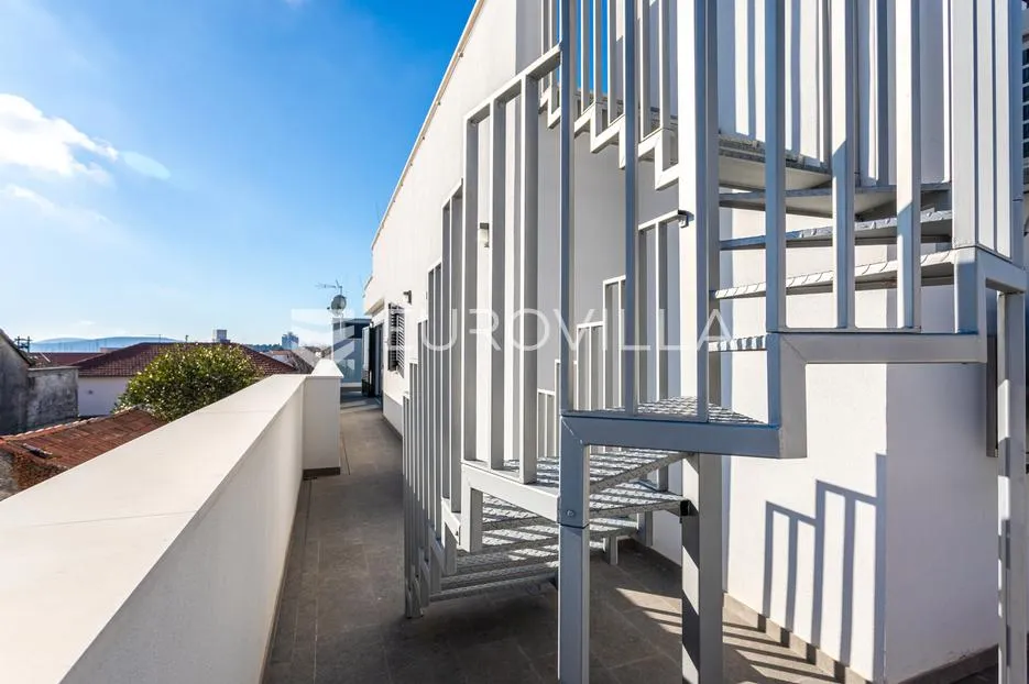 vodice, novogradnja, penthouse s krovnom terasom i pogledom na more, 137,93 m² - slika 15