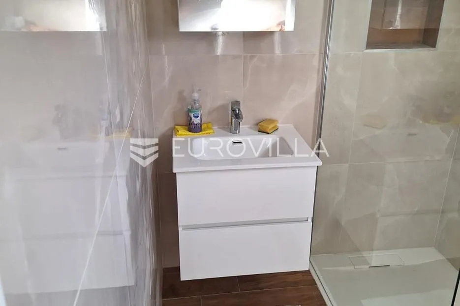 lasinja, kuća 120 m², novouređena, mirna lokacija - slika 8