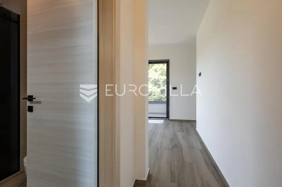 medulin, kvalitetna i moderna duplex kuća b, s grijanim bazenom 30 m² i garažom, 146 m² - slika 19