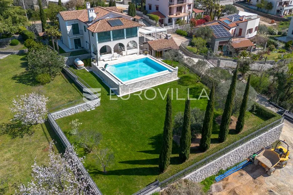 kastav, luksuzna vila s bazenom i panoramskim pogledom na kvarnerski zaljev - slika 2