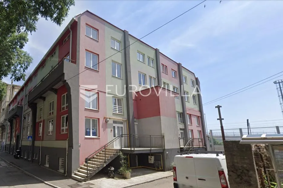 Rijeka, Mlaka, poslovni prostor veličine 63.99 m²