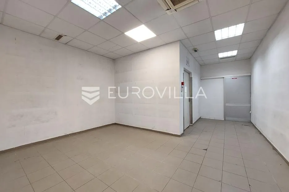 istra, pula, poslovni prostor na frekventnoj lokaciji najam - slika 4