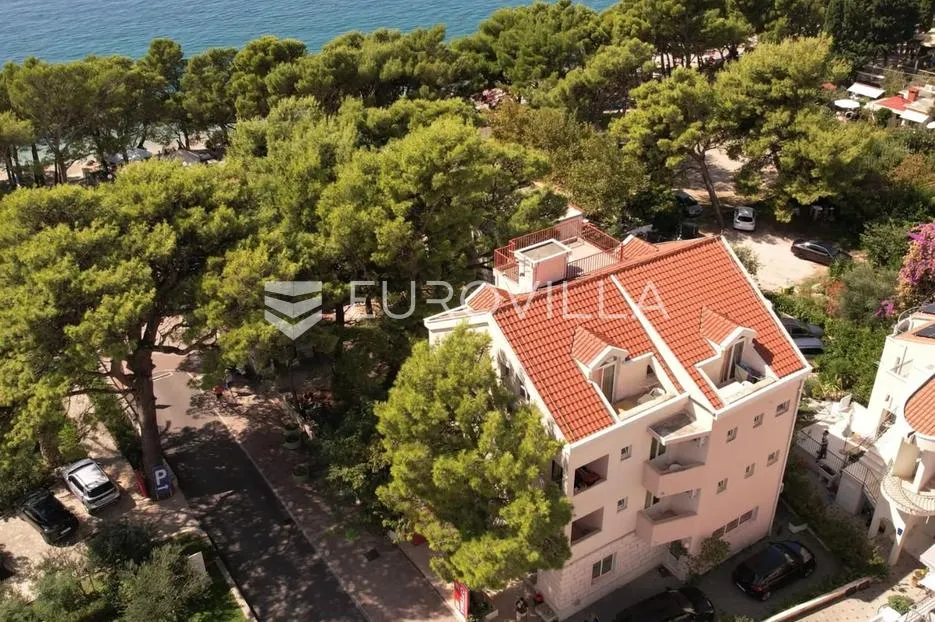 Tučepi, vrhunska stambeno, poslovna zgrada 50m od plaže, izuzetna investicija