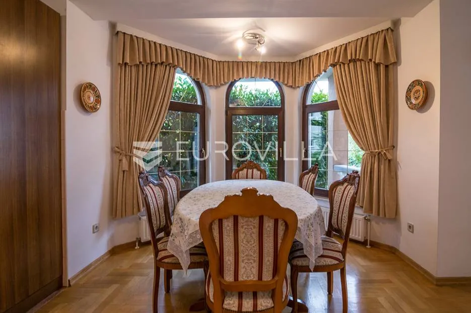 zagreb, maksimir, prekrasna obiteljska kuća na zemljištu 1450 m² - slika 6