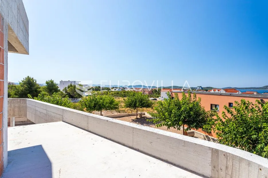 vodice, prekrasna i prostrana vila s bazenom, 730,25 m² - slika 23