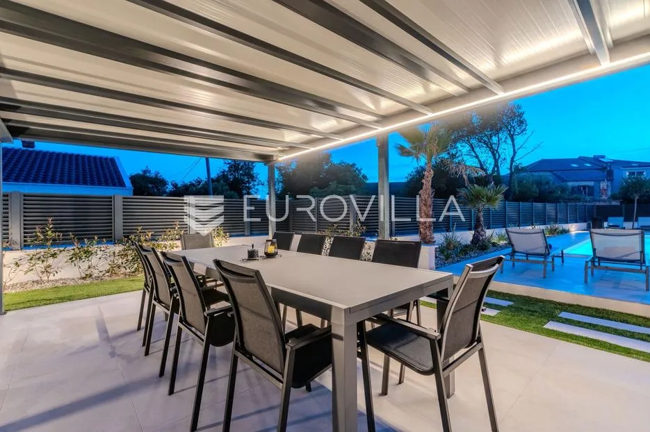 zadar, privlaka, ekskluzivna moderna vila s bazenom i wellness zonom - slika 37