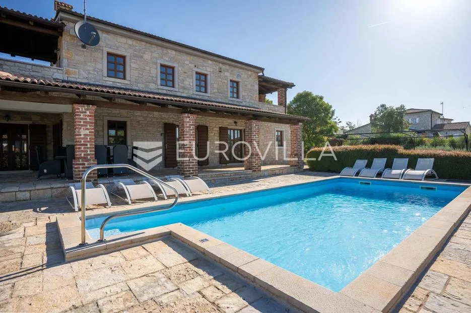 istra, sveti lovreč, kamena vila 269 m2 s bazenom, velikim vrtom i pogledom na more - slika 17