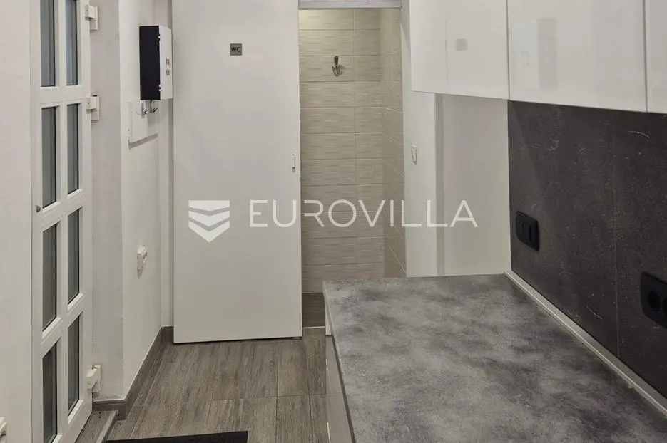 osijek, centar, lijepo uređen poslovni prostor 54 m², odlična lokacija - slika 10