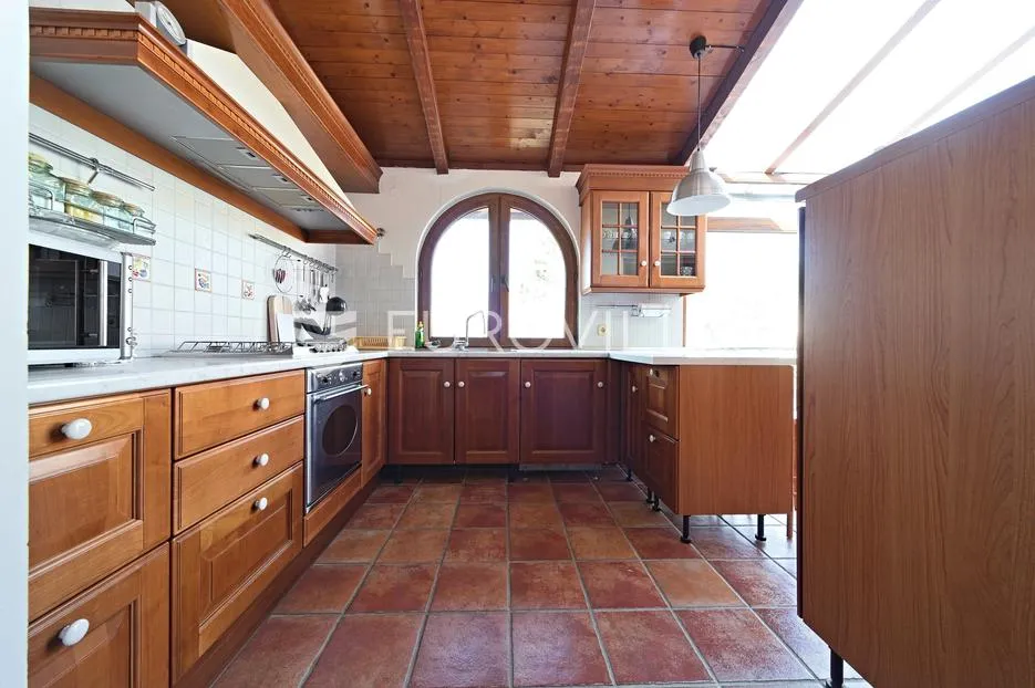 osijek, donji grad, prodaje se prostrana rustikalna vila površine 403 m² - slika 29