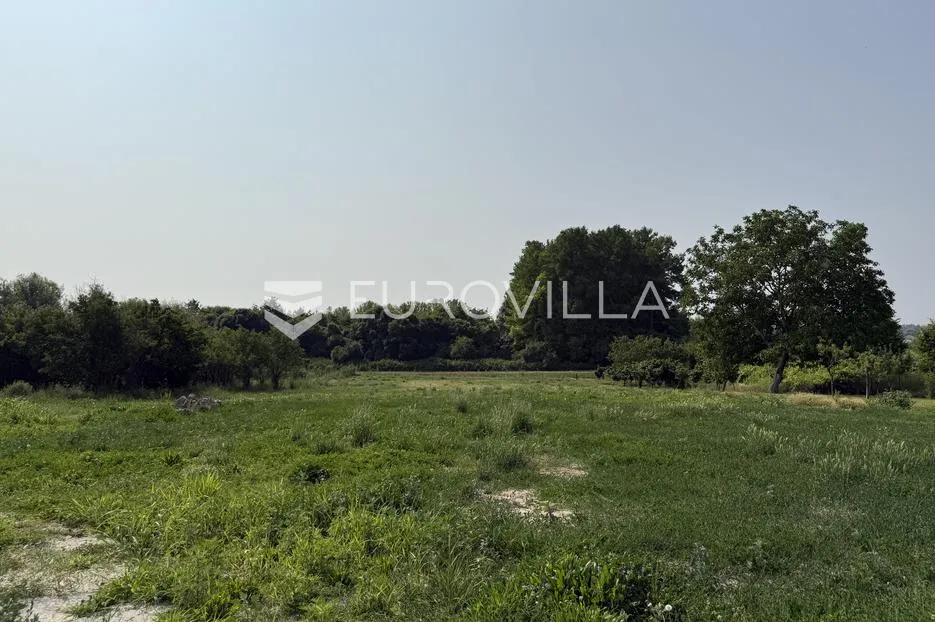 osijek, bilje, na prodaju građevinsko zemljište površine 5472 m2 - slika 4