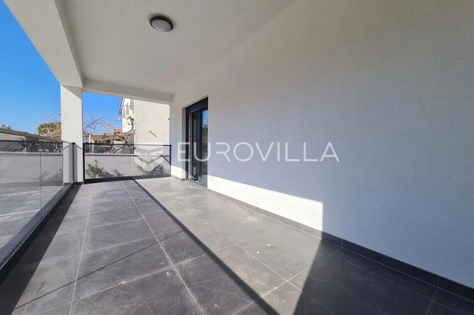 vir, luksuzan apartman u prizemlju s vrtom i pogledom na more - slika 34