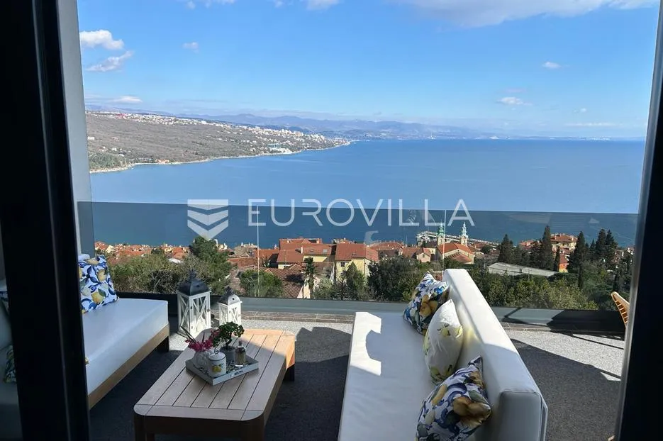 Opatija, prekrasan penthause NKP 228 m2 s besprijekornim pogledom