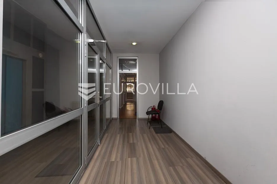 rijeka, centar, poslovni prostora 516 m², 1. kat, lift - slika 42